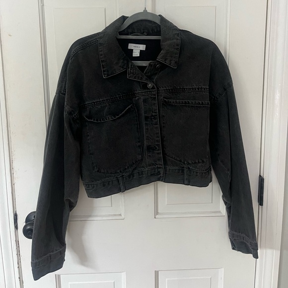 FOREVER 21 Black Denim Jacket, size M - Picture 2 of 3